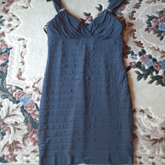 Scarlett Nite Event Dress - Picture 14 of 15